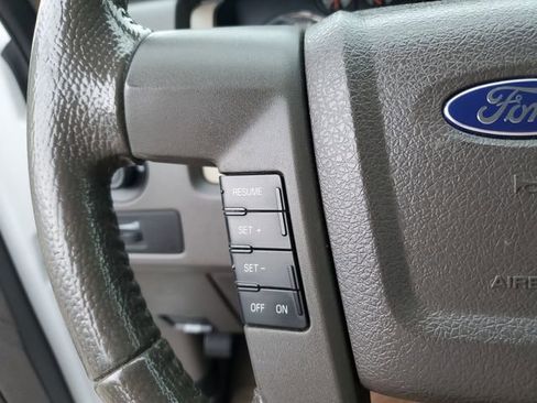 Used 2010 Ford F150 XLT image 12