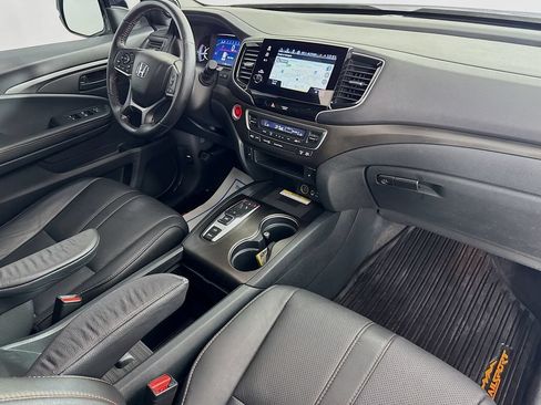Used 2023 Honda Passport TrailSport image 37