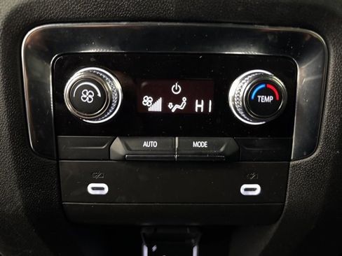 Used 2024 GMC Yukon SLT image 27