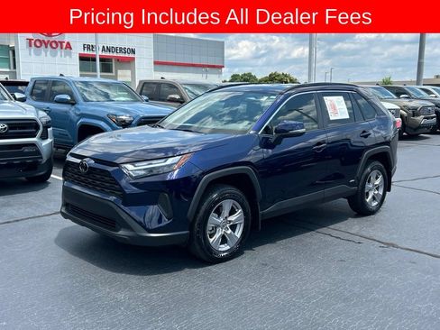 Used 2025 Toyota RAV4 XLE AWD/4WD image 1
