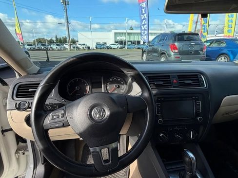 Used 2011 Volkswagen Jetta SE image 17