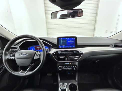 Used 2022 Ford Escape SEL w/ Technology Package AWD/4WD image 13