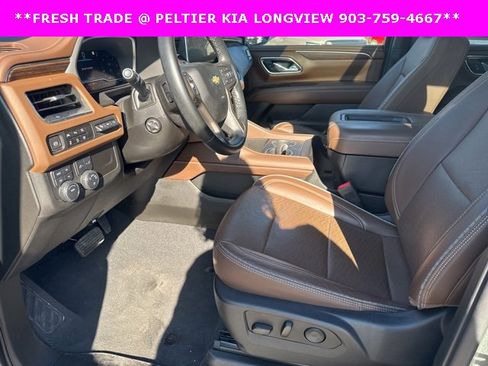Used 2023 Chevrolet Suburban High Country image 16