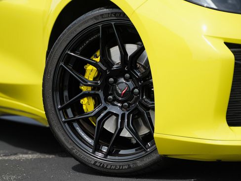 Used 2023 Chevrolet Corvette Z06 w/ Stealth Interior Trim Package RWD image 2