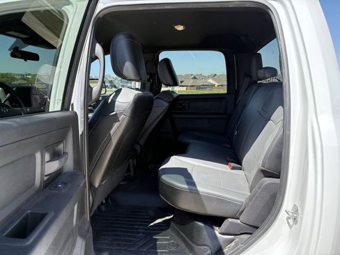 Used 2021 RAM 2500 Tradesman w/ Chrome Appearance Group AWD/4WD image 12