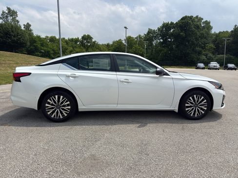 New 2026 Nissan Altima 2.5 SV AWD/4WD image 4
