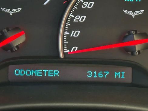 Used 2005 Chevrolet Corvette Convertible w/ Preferred Equipment Group RWD image 13