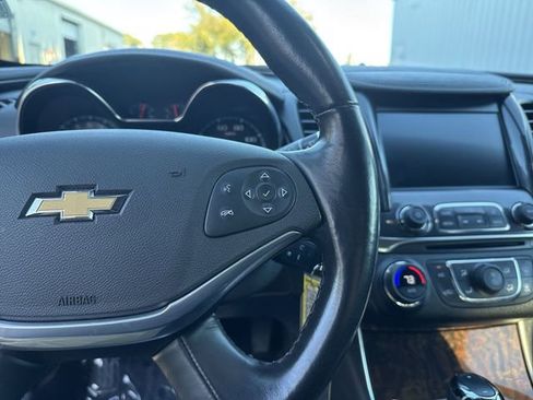 Used 2014 Chevrolet Impala LT w/ Convenience Package image 17