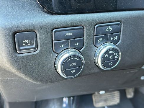 Used 2023 GMC Sierra 1500 Elevation w/ LPO, Elevation Black Package AWD/4WD image 16