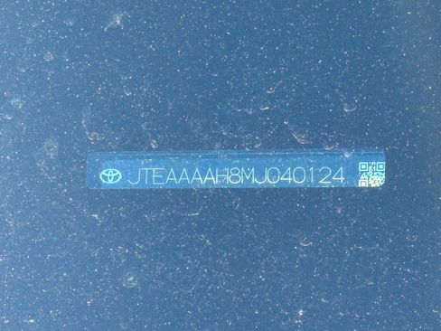 Used 2021 Toyota Venza LE image 21