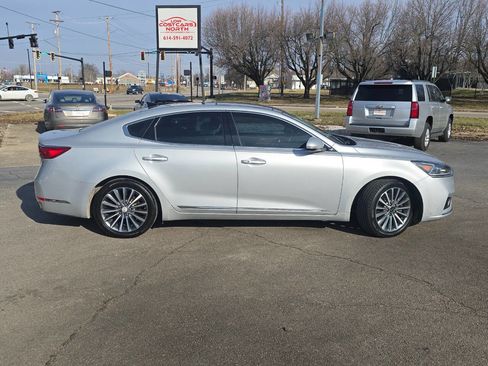 Used 2017 Kia Cadenza Premium w/ Luxury Package image 4