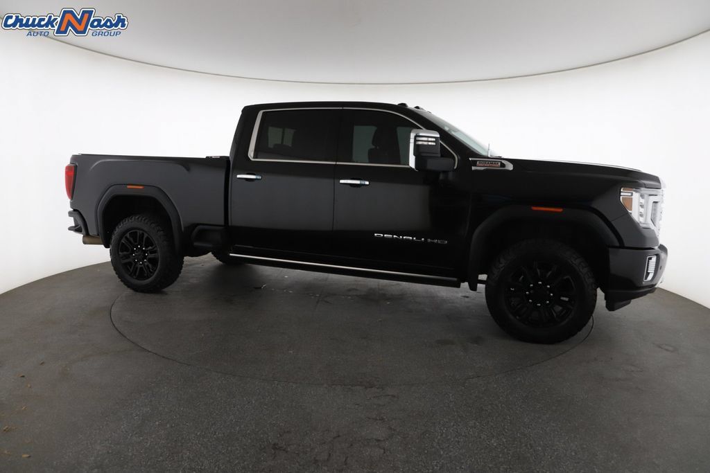 Used 2022 GMC Sierra 2500 Denali w/ Denali Black Diamond Edition AWD/4WD image 15