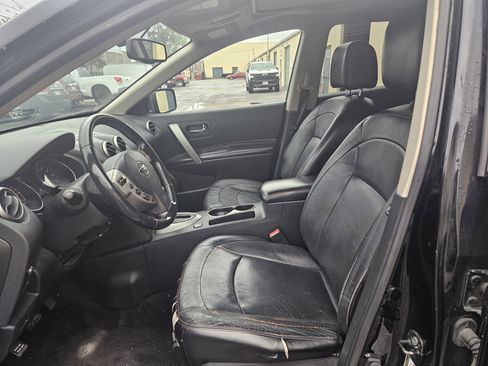 Used 2011 Nissan Rogue SV w/ SL Pkg image 9