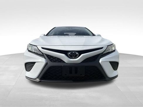 Used 2020 Toyota Camry SE FWD image 8