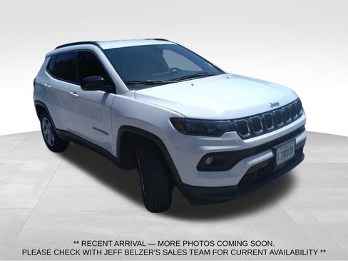 Used 2024 Jeep Compass Latitude AWD/4WD image 1