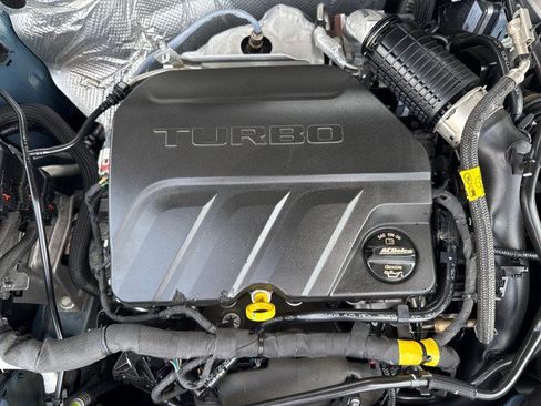 Used 2025 Buick Envista Sport Touring w/ Experience Buick Package FWD image 30