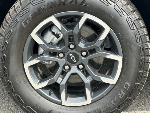 New 2026 Chevrolet Equinox ACTIV w/ Convenience Package III image 34