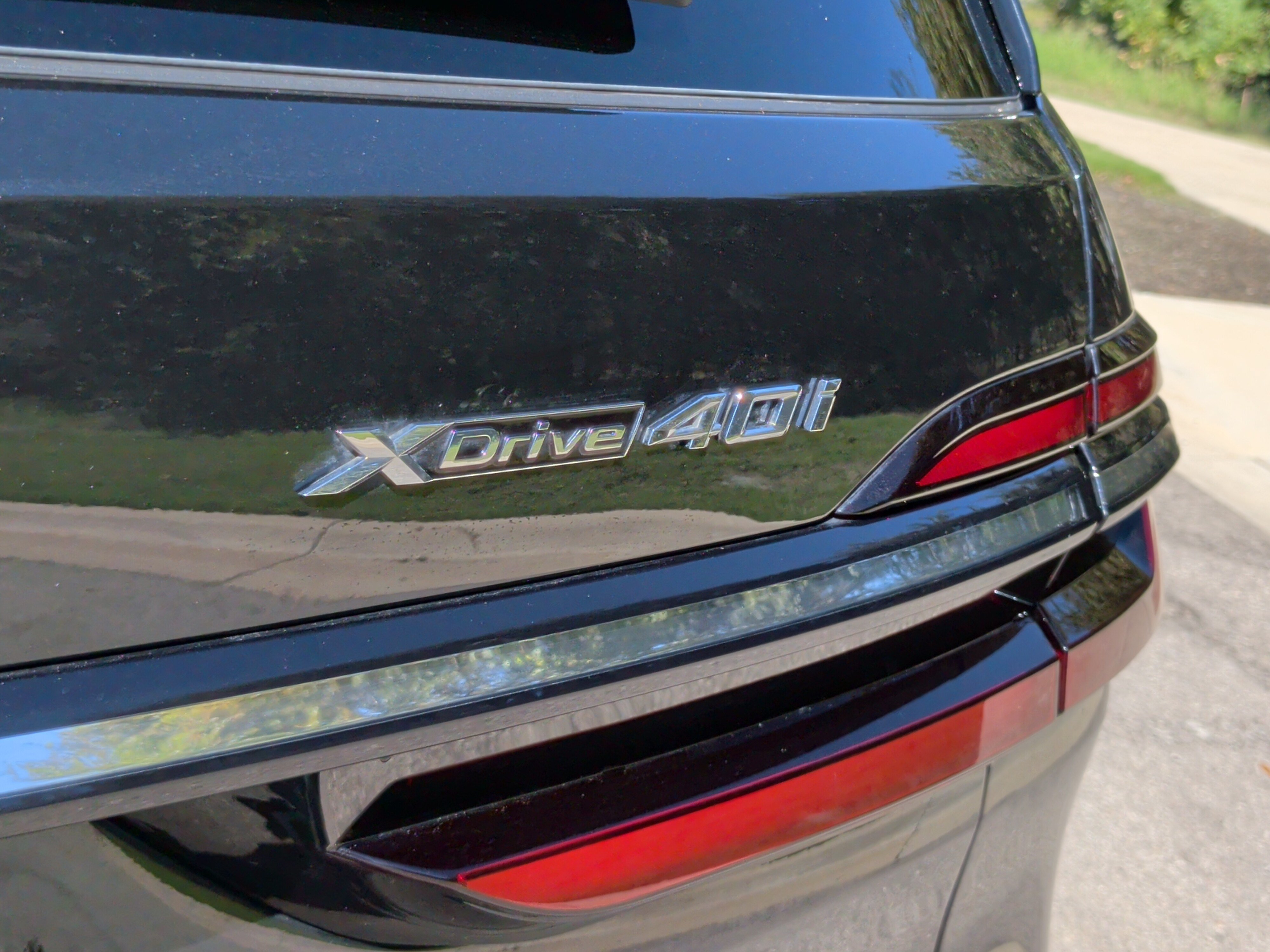 Used 2023 BMW X7 xDrive40i w/ M Sport Package AWD/4WD image 12