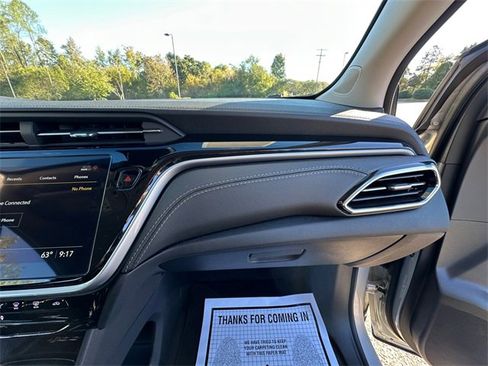 Used 2023 Chevrolet Bolt EUV LT w/ Driver Confidence Package image 16