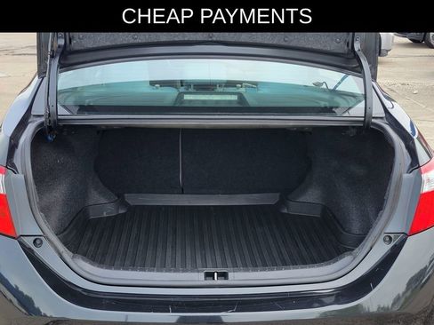 Used 2015 Toyota Corolla LE FWD image 6