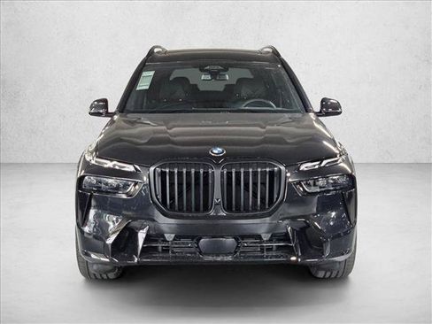Used 2027 BMW X7 xDrive40i w/ M Sport Package AWD/4WD image 2