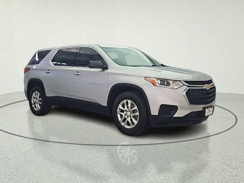 Used 2021 Chevrolet Traverse LS FWD image 8