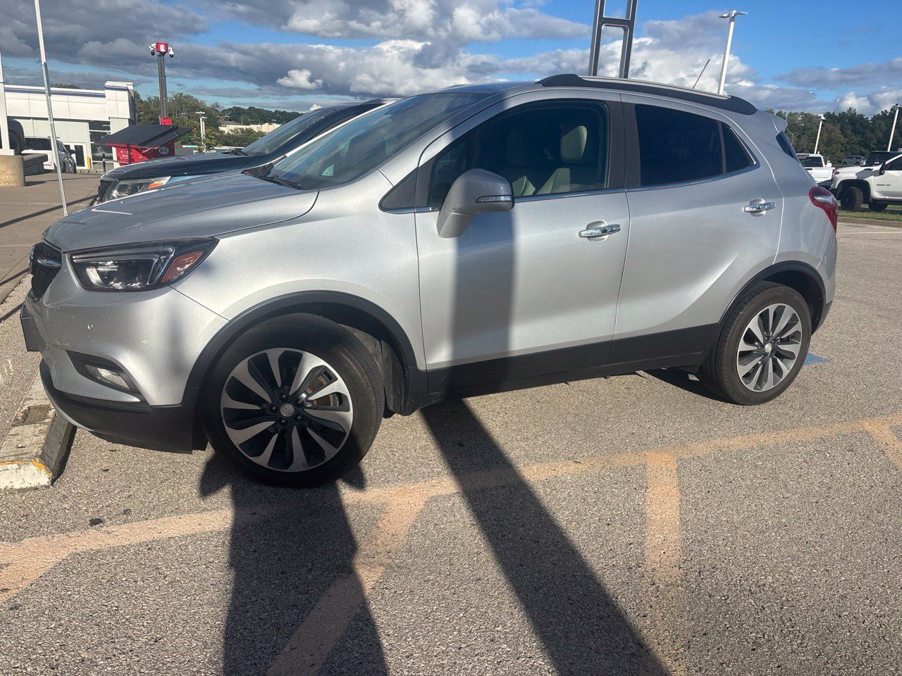 Used 2019 Buick Encore Essence w/ Safety Package II FWD image 2