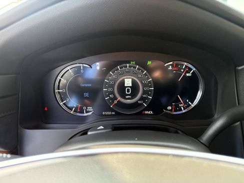 Used 2020 Cadillac Escalade Premium Luxury AWD/4WD image 26