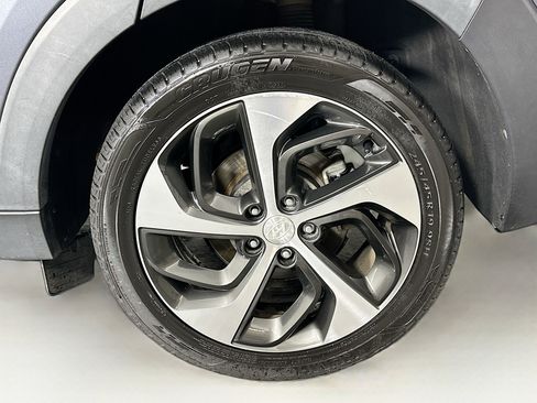 Used 2018 Hyundai Tucson Sport image 11