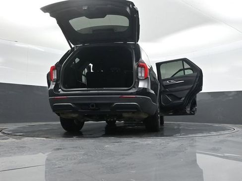 Used 2025 Ford Explorer ST-Line w/ Premium Package image 41