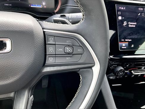 Used 2024 Jeep Grand Cherokee L Altitude image 31