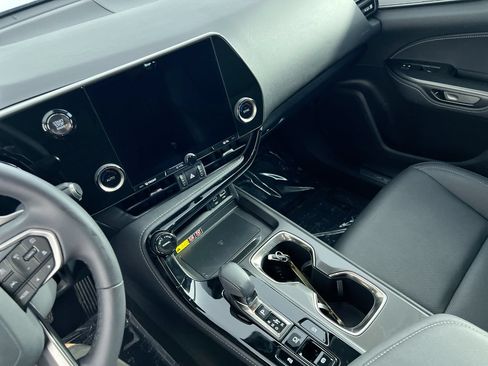 Used 2025 Lexus NX 250 FWD w/ Accessory Package (2T) image 23
