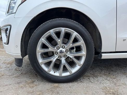 Used 2019 Ford Expedition Platinum image 14