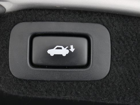 Used 2016 Lexus LS 460 image 73