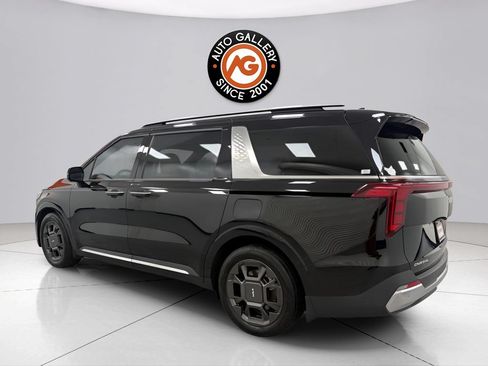 Used 2025 Kia Carnival SX FWD image 5