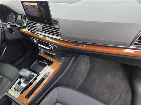 Used 2023 Audi Q5 Premium w/ Convenience Package image 21