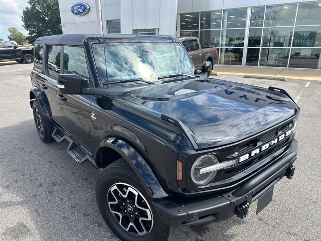 Used 2024 Ford Bronco Outer Banks AWD/4WD image 6