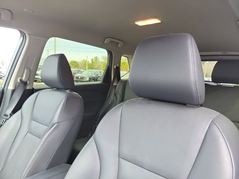 Used 2025 Nissan Rogue SL image 21