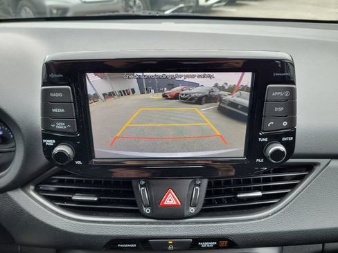 Used 2020 Hyundai Elantra GT FWD image 28