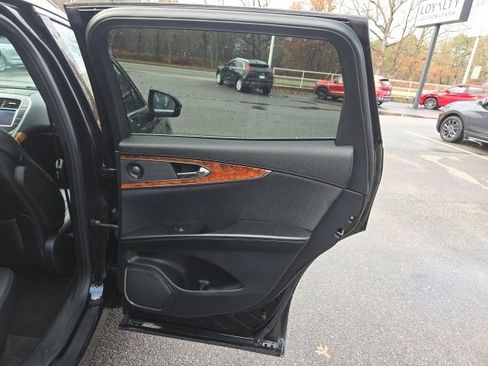 Used 2020 Lincoln Nautilus Reserve image 31