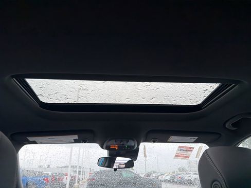 New 2026 Chevrolet Trax RS w/ Sunroof Package FWD image 15