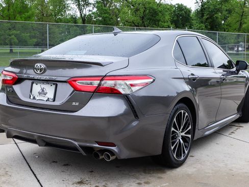 Used 2020 Toyota Camry SE FWD image 15