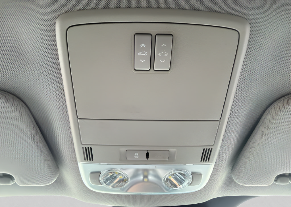 Used 2015 Chevrolet SS RWD image 28