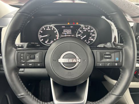 Certified 2025 Nissan Pathfinder SL image 24