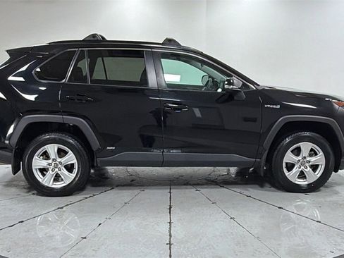 Certified 2021 Toyota RAV4 XLE image 6