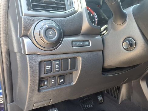 Used 2023 Nissan Titan PRO-4X w/ Pro-4x Convenience Package AWD/4WD image 23