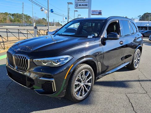 Used 2022 BMW X5 M50i image 3
