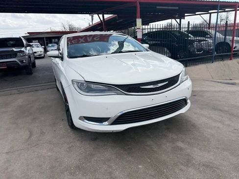 Used 2015 Chrysler 200 Limited w/ Convenience Group image 10