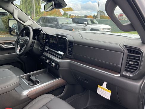 New 2026 GMC Sierra 3500 SLT w/ SLT Premium Package AWD/4WD image 65