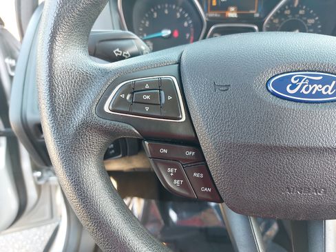 Used 2016 Ford Focus SE w/ Reverse Sensing Package FWD image 17